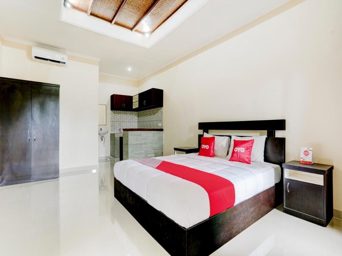 Oyo 90711 Blembong Homestay Джимбаран Экстерьер фото